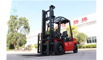 告別“油老虎”，威盛新能源叉車如何幫企業(yè)一年省出一輛奔馳？